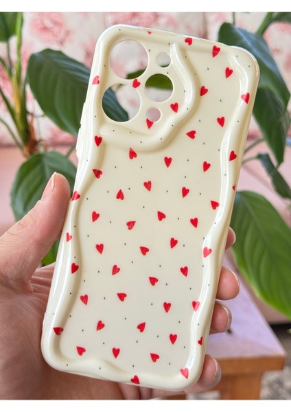 Xiaomi Redmi 12 4g Kılıf Kamera Korumalı Dalga Kenarlı Kırmızı Kalp Desenli Silikon Kapak