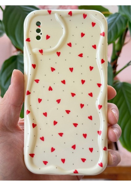 Apple iPhone Xs Max Kılıf Kamera Korumalı Dalga Kenarlı Kırmızı Kalp Desenli Silikon Kapak fiyatları