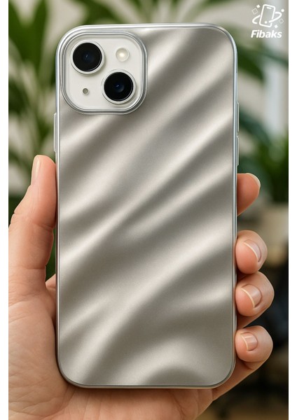 Apple iPhone 13/14 Kılıf Parlak Kabartmalı Dalga Tasarımlı Desenli Gümüş Darbe Emici Silikon Kapak