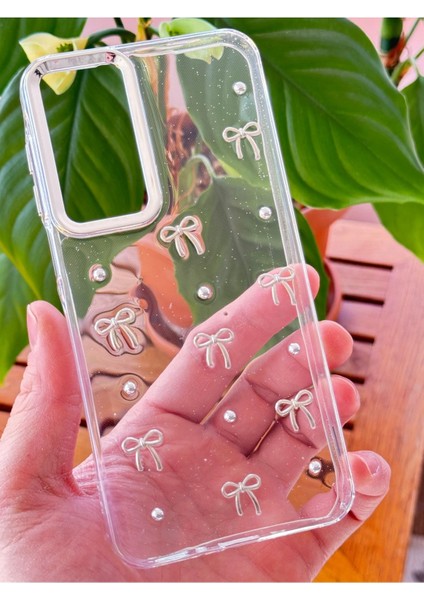 Samsung Galaxy A13 Kılıf Fiyonk Desenli Şeffaf Simli Gümüş Kamera Çıkıntılı Parlak Kapak