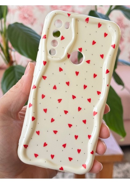 Xiaomi Redmi Note 8 Kılıf Kamera Korumalı Dalga Kenarlı Kırmızı Kalp Desenli Silikon Kapak