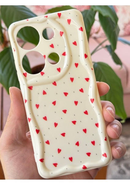 Xiaomi Redmi Note 13 4g Kılıf Kamera Korumalı Dalga Kenarlı Kırmızı Kalp Desenli Silikon Kapak