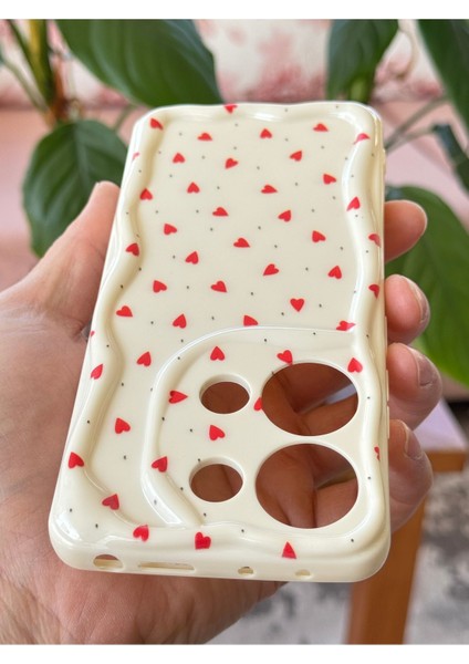 Xiaomi Redmi Note 13 4g Kılıf Kamera Korumalı Dalga Kenarlı Kırmızı Kalp Desenli Silikon Kapak
