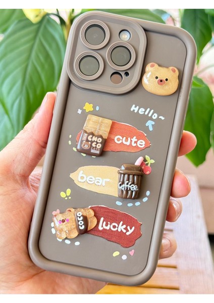 Apple iPhone 16 Pro Kılıf Tasarımlı Desenli Kamera Korumalı Ayıcık Kahve Yumuşak Silikon Kapak