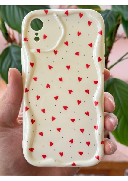 Apple iPhone Xr Kılıf Kamera Korumalı Dalga Kenarlı Kırmızı Kalp Desenli Silikon Kapak fiyatları