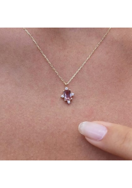 1.25 Ct Sultanayt 0,25 Ct Pırlanta(Signty)Taşlı Dikdörtgen Tasarım Modern Tarz 925 Ayar Gümüş Kolye