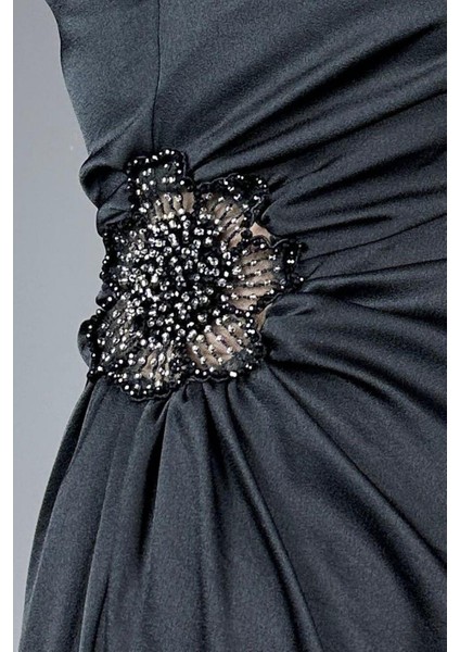 G1358 Tek Omuz Taş Detaylı Saten Abiye Elbise Siyah fiyatları