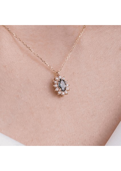 0,95 Ct Aleksandrıt 0,25 Ct Pırlanta (Signity) Taşlı Anturajlı Vintage 925 Ayar Gümüş Tasarım Kolye indirimleri
