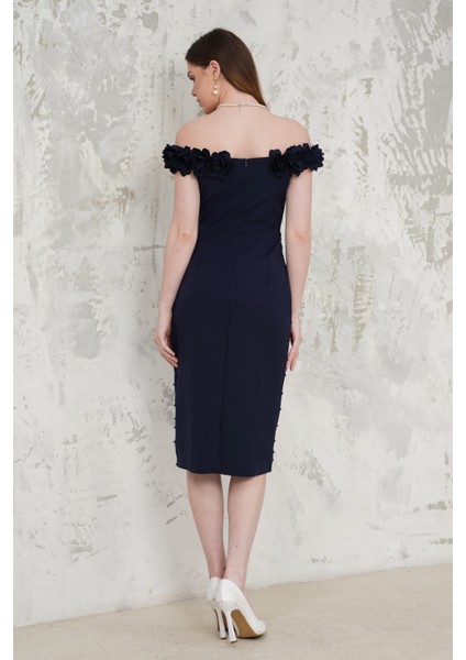 Kayık Yaka Çiçekli Lacivert Abiye Elbise modelleri