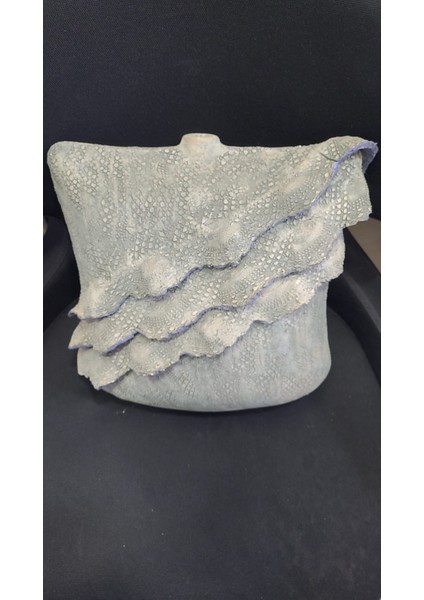 Aliye Dörtler Vazo 30X28CM Seramik Sanat Insan Gövde Kıyafet Fransız 1 Adet