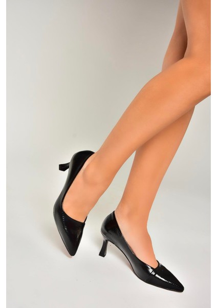 U676030008 Siyah Rugan Alçak Topuklu Kadın Ayakkabı modelleri