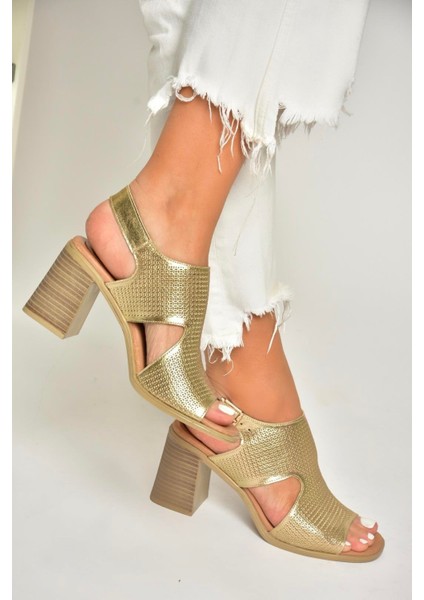 U555630403 Altın Hakiki Deri Kalın Topuklu Sandalet fiyatları
