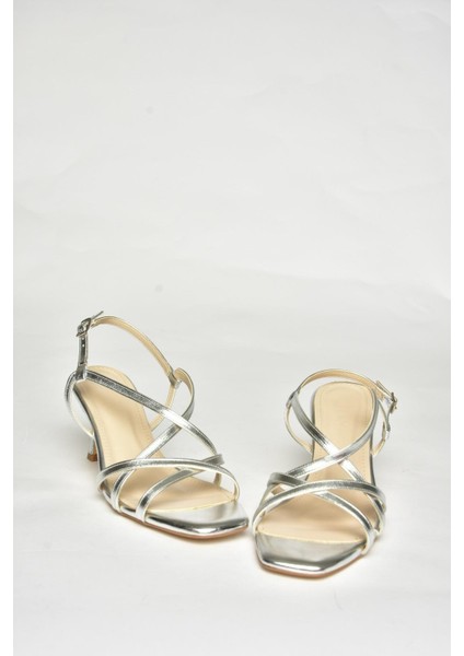 U569519709 Gümüş Alçak Topuklu Kadın Ayakkabı indirimleri