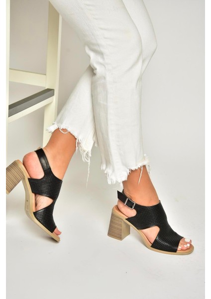 U555630403 Siyah Hakiki Deri Kalın Topuklu Sandalet fırsatları