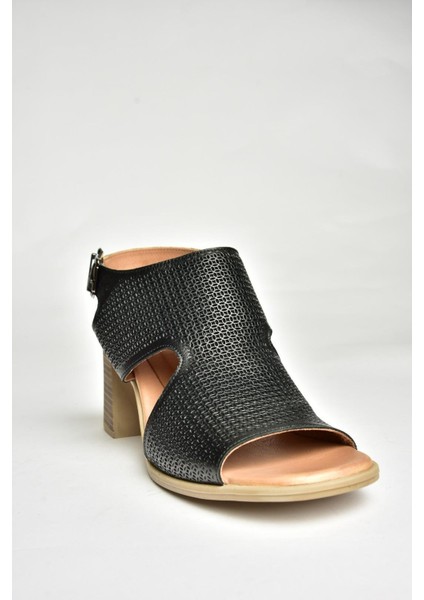 U555630403 Siyah Hakiki Deri Kalın Topuklu Sandalet indirimleri