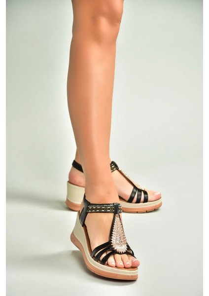 U258916109 Siyah Dolgu Tabanlı Kadın Sandalet fiyatları