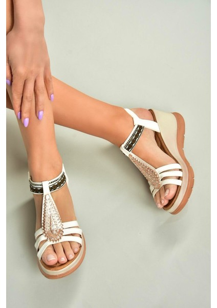 U258916109 Beyaz Dolgu Tabanlı Kadın Sandalet