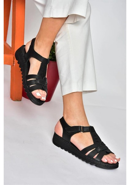 P555030303 Siyah Deri Günlük Kadın Sandalet