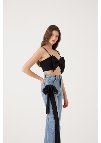 Kurdele Görünümlü Crop Jazmin Bluz Siyah fırsatları