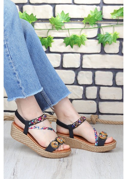 Daisy Rahat Taban Taş Boncuk Detaylı Kadın Sandalet fiyatları
