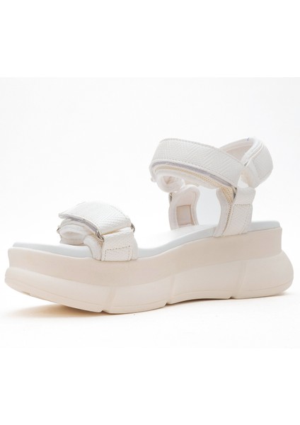 4760 Beyaz Kadın Sandalet