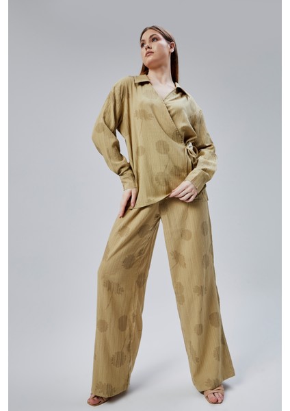 Haki Regular Bağlama Detaylı Gömlek fırsatları