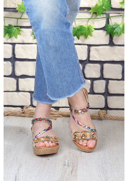 Daisy Rahat Taban Taş Boncuk Detaylı Kadın Sandalet fırsatları