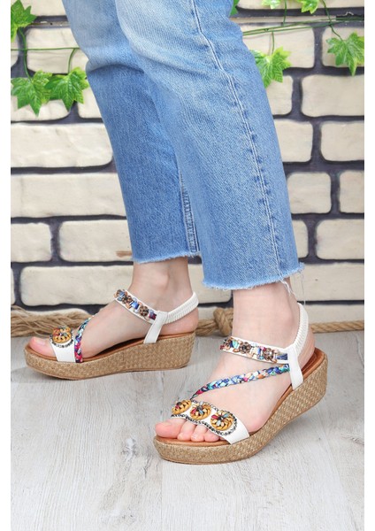 Daisy Rahat Taban Taş Boncuk Detaylı Kadın Sandalet indirimleri