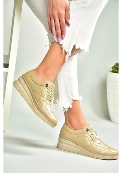 U555301303 Bej Hakiki Deri Günlük Kadın Ayakkabı fiyatları