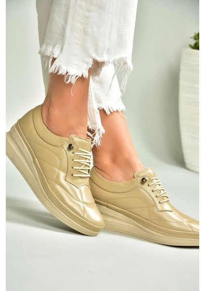 U555301303 Bej Hakiki Deri Günlük Kadın Ayakkabı modelleri