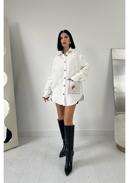 Beyaz Cepli Kapitone Gömlek
