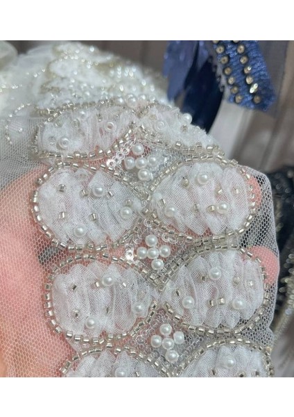 Ithal Incili ve Taşlı Özel Tasarım Şerit Aksesuar Beyaz Renktedir fiyatları