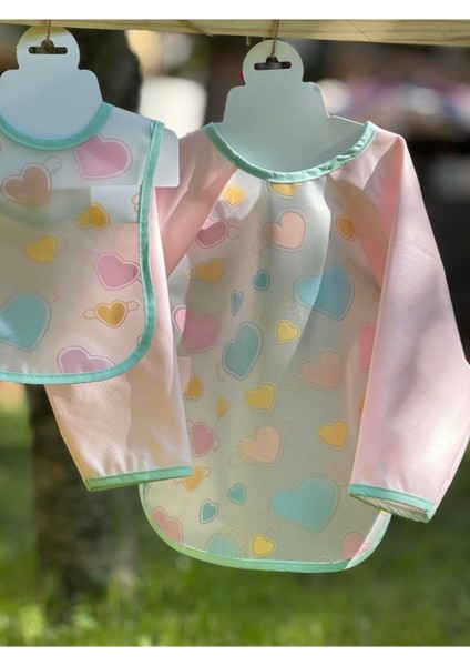 Bebek Mama ve Aktivite Önlüğü Seti | 2’li Şeffaf Sıvı Geçirmez Önlük Set | Kalpli Desen (6-18AY)