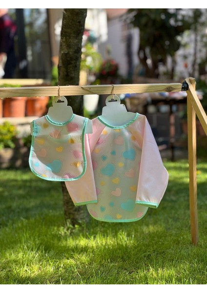 Bebek Mama ve Aktivite Önlüğü Seti | 2’li Şeffaf Sıvı Geçirmez Önlük Set | Kalpli Desen (6-18AY)