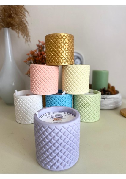 Dekoratif Lavanta Kokulu Mor Taş Kap Mum – 300G Doğal Soya Wax, Ahşap Fitilli, El Yapımı ve Vegan