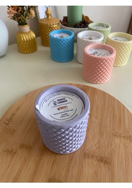 Dekoratif Lavanta Kokulu Mor Taş Kap Mum – 300G Doğal Soya Wax, Ahşap Fitilli, El Yapımı ve Vegan modelleri