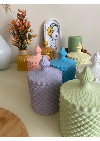 Dekoratif Lavanta Kokulu Mor Taş Kap Mum – 300G Doğal Soya Wax, Ahşap Fitilli, El Yapımı ve Vegan fırsatları