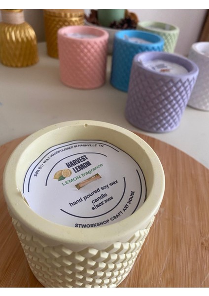 Dekoratiflimon Kokulu Sarı Taş Kap Mum – 300G Doğal Soya Wax, Ahşap Fitilli, El Yapımı ve Vegan
