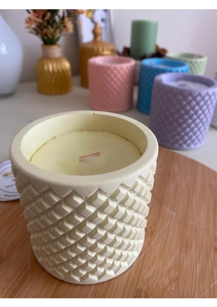 Dekoratiflimon Kokulu Sarı Taş Kap Mum – 300G Doğal Soya Wax, Ahşap Fitilli, El Yapımı ve Vegan modelleri