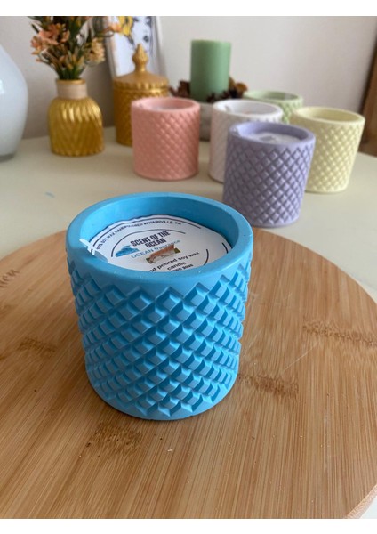 Dekoratif Okyanus Kokulu Mavi Taş Kap Mum – 300G Doğal Soya Wax, Ahşap Fitilli, El Yapımı ve Vegan fiyatları