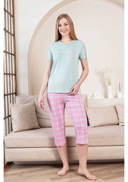 Kadın Su Yeşili Pembe Ekose Desen Bisiklet Yaka Düğmesiz Likralı Bambu Kısa Kol Kapri Pijama Takımı modelleri