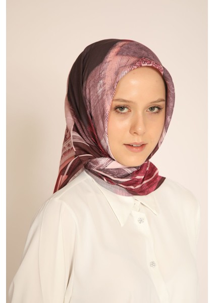 Bordo-Barok Desenli Eşarp – Klasik ve Modern Şıklığın Buluşması