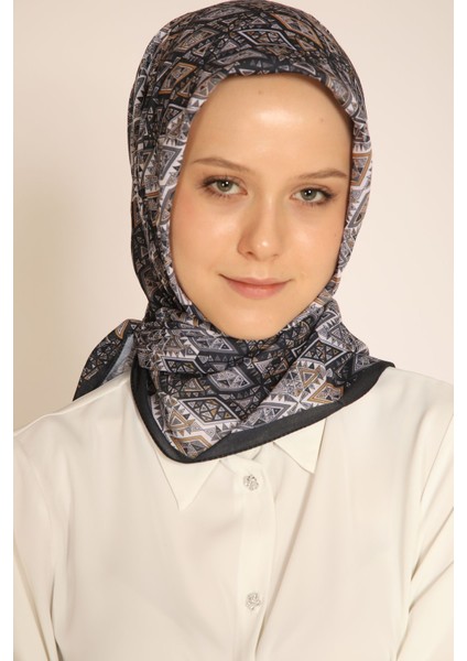 Akel Siyah Bej Etnik Desenli Eşarp – Zarif ve Modern Stil