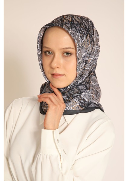Akel Siyah Bej Etnik Desenli Eşarp – Zarif ve Modern Stil
