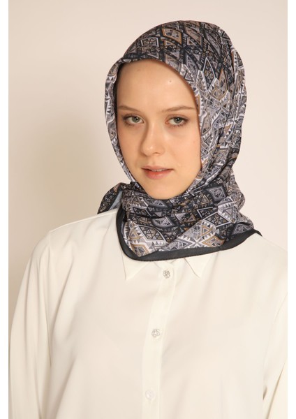 Akel Siyah Bej Etnik Desenli Eşarp – Zarif ve Modern Stil