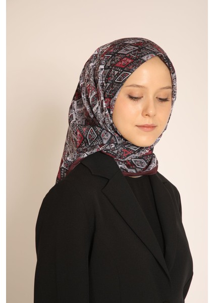 Akel Bordo Siyah Etnik Desenli Eşarp – Zarif ve Modern Dokunuş