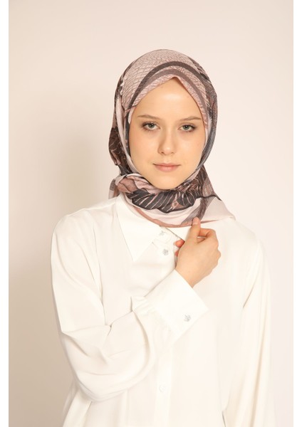 Bej ve Kahve Tonlarında Yılan Derisi Desenli Kadın Soft Eşarp – Modern ve Şık Soft Eşarp Modeli