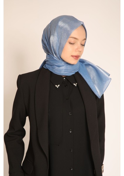 Akel Mavi Şal – Işıltılı ve Ferah Renkli Tesettür Şal Modeli