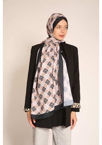 Akel Pudra Geometrik Desenli Şal – Soft Renklerle Modern Tarz
