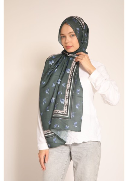 Desenli Yaprak Motiflilacivert Soft Kumaş Şal – Modern ve Şık Dokunuş